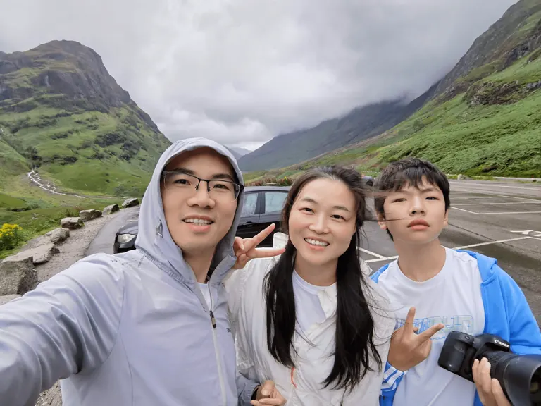 Glencoe 三人合影