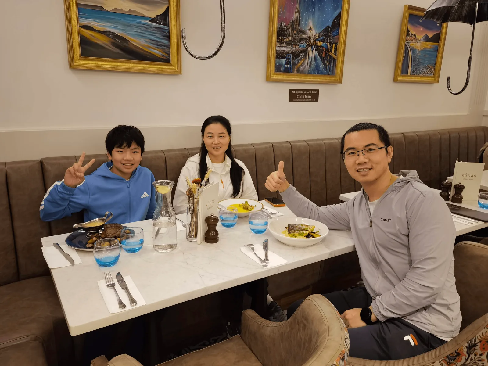 Fort William 晚餐合影