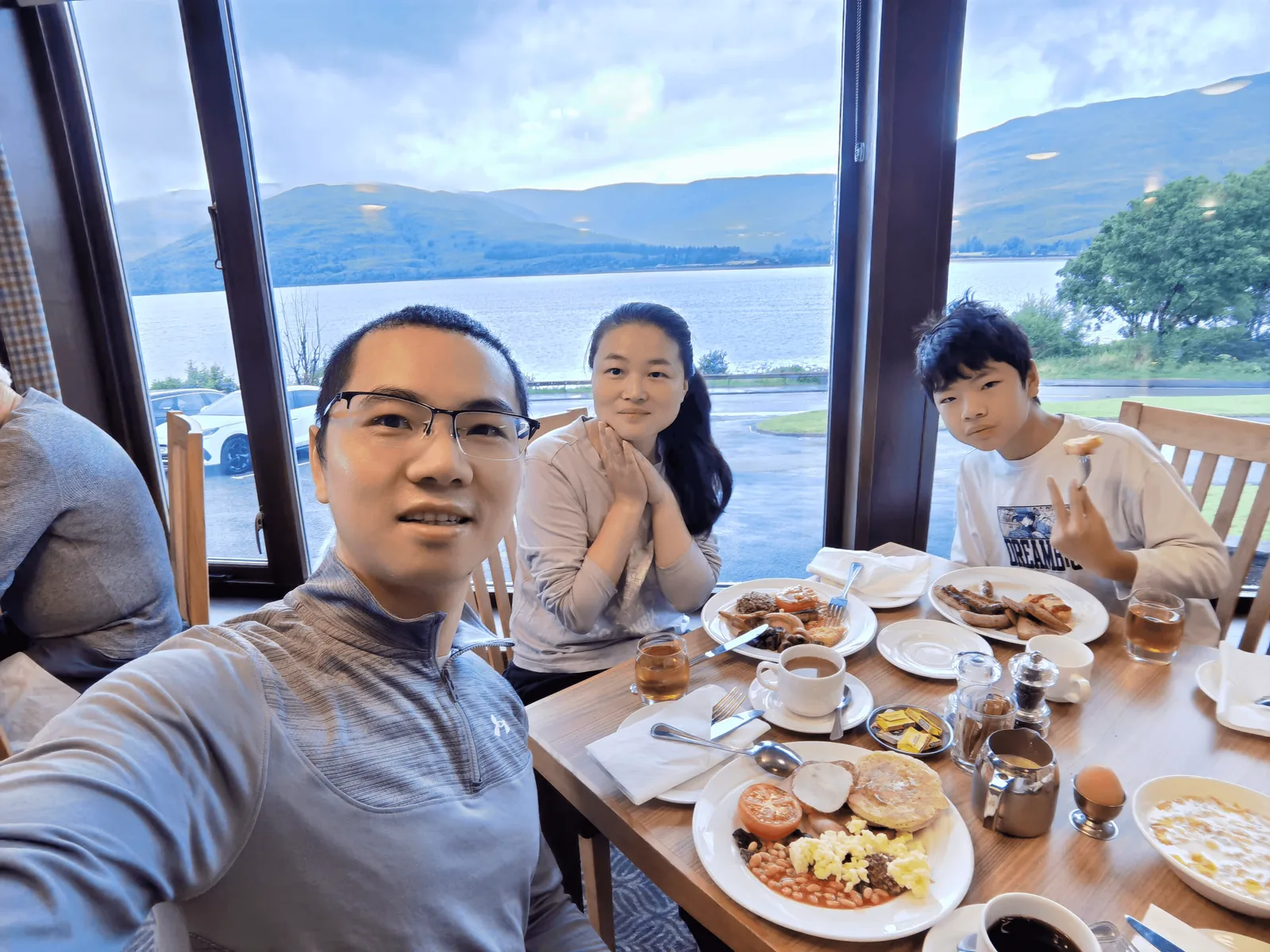 Fort William 早餐合影