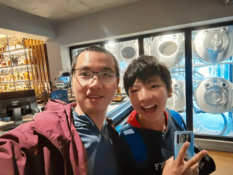 Inverness 室内商店散步自拍照