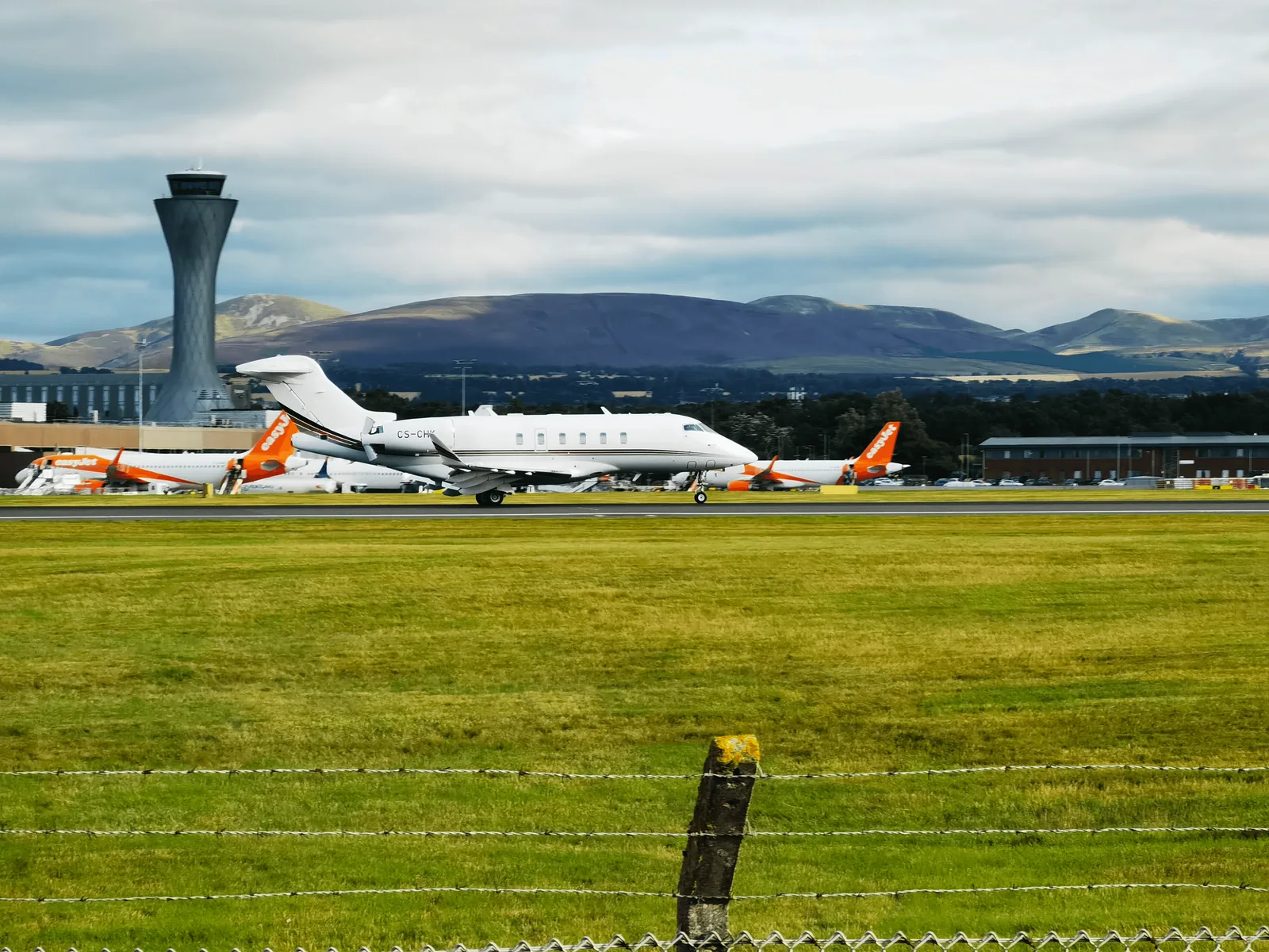一架 NetJets 商务喷气机